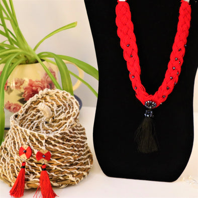 Handmade Fashionable Thread  Necklace