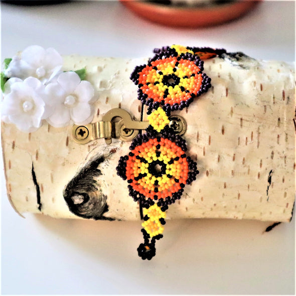 Beautiful Mexican Beaded Huichol Flower Bracelet