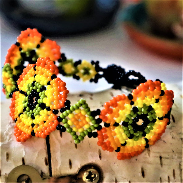 Beautiful Mexican Beaded Huichol Flower Bracelet