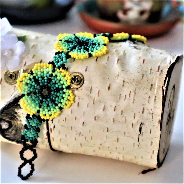 Beautiful Mexican Beaded Huichol Flower Bracelet