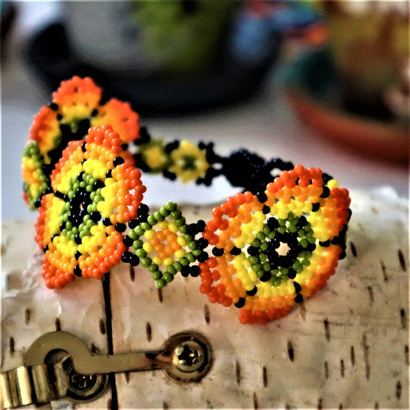 Beautiful Mexican Beaded Huichol Flower Bracelet