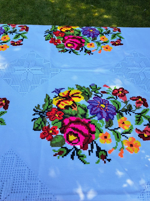 Mexican Tablecloth- Large Bouquet Design